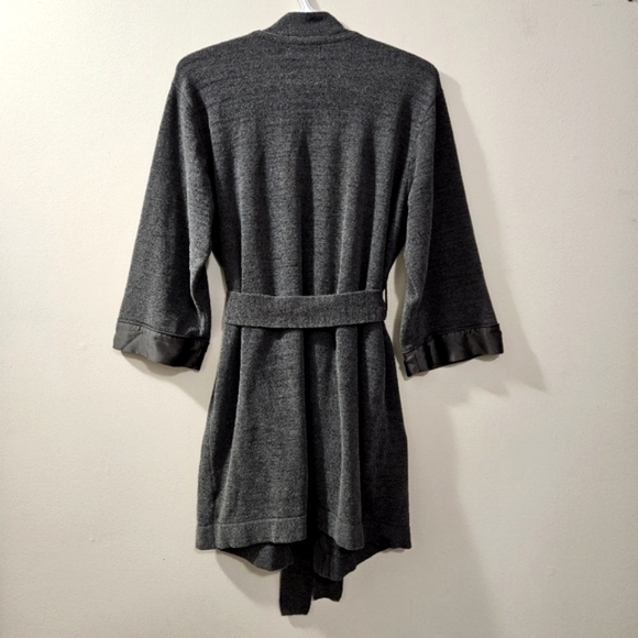 Barefoot Dreams - Cozychic Ultra Lite Luxury Spa Robe in Faded Black - Size M - Picture 8 of 9